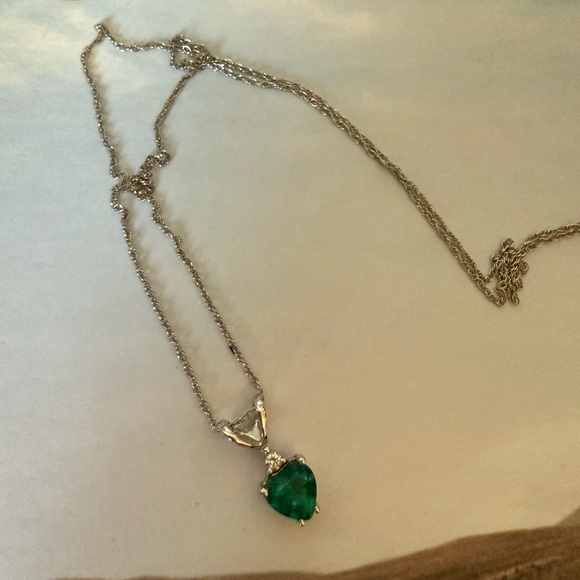 10K Solid White Gold Heart Emerald Diamond Necklace - Picture 2 of 12